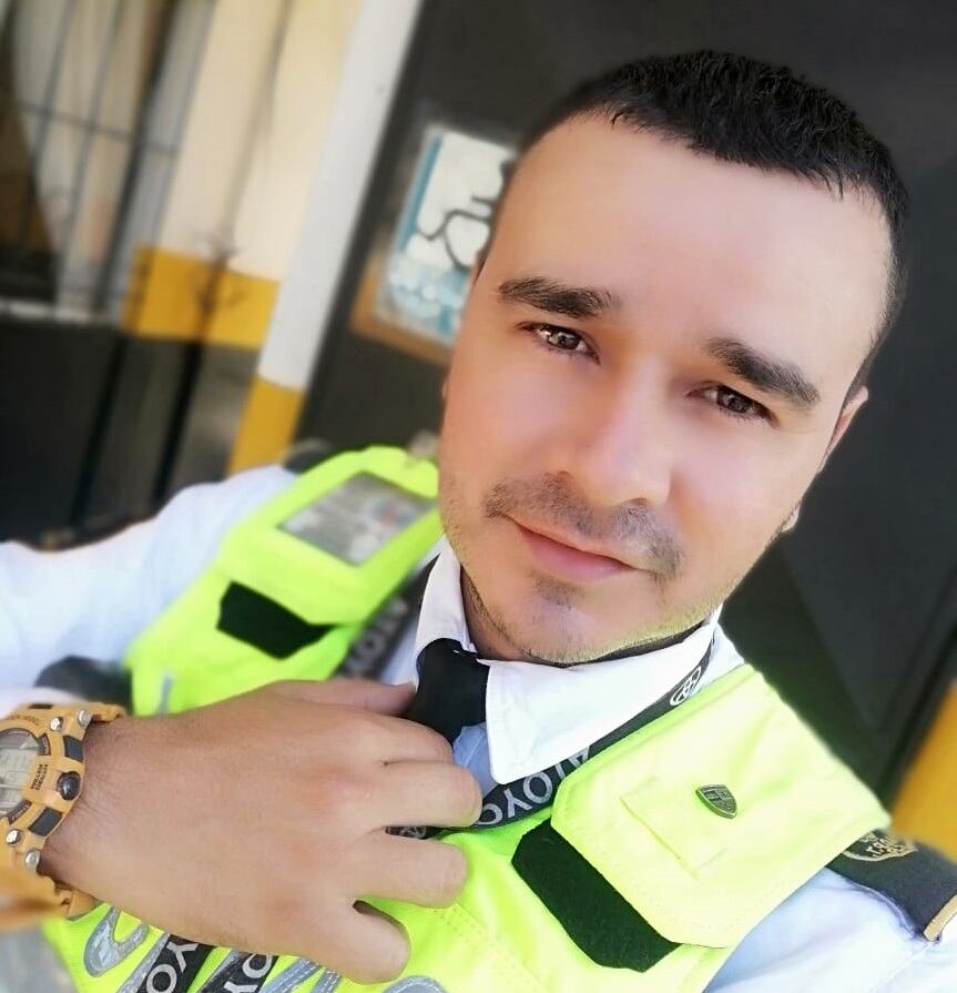 Jeffrey Múñoz tráfico que fue llevado en la tapa de un carro por más de 500 metros en Limón. Foto cortesía.