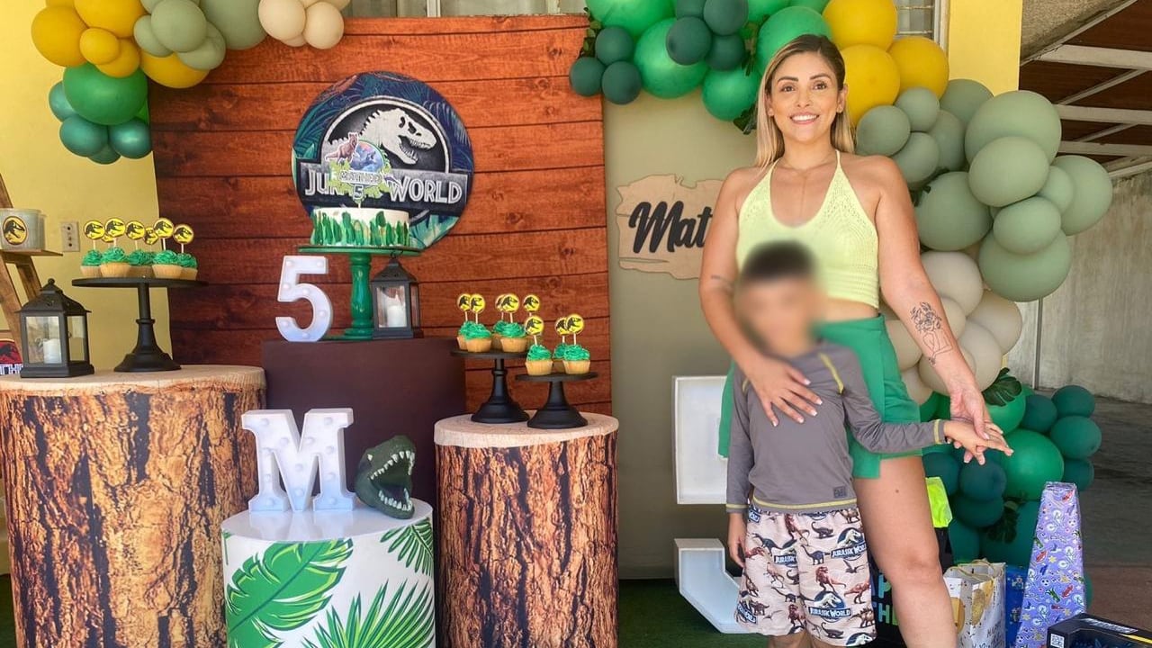Yendry Vanessa Castro García, de 34 años, era una maestra de preescolar, madre de un muchacho de 17 de años y del pequeño Matheo, de 6 años, el niño que sobrevivió 15 horas solito en la montaña. Foto: Tomadas de redes sociales