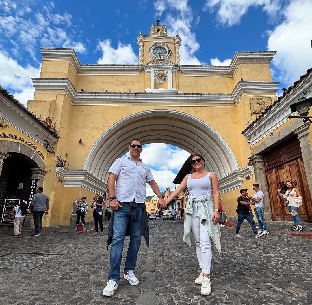 Fabiola Herra se fue unos días a Guatemala y desde allá derrochó amor con su nuevo novio Fabio Fernández, quien además es uno de sus jefes en Multimedios canal 8.