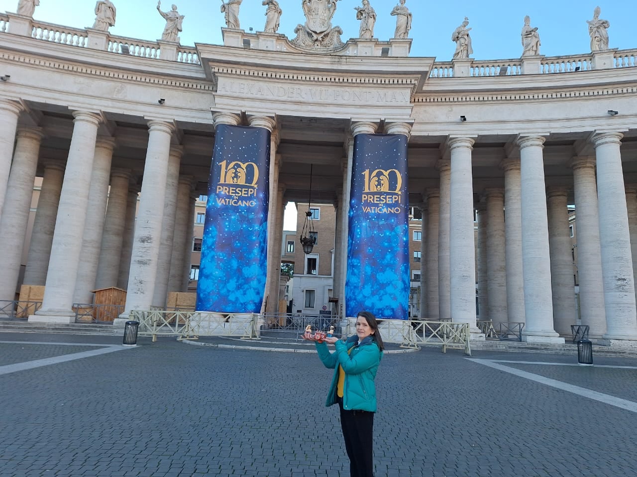 En el puro corazón y las raíces de Sarchí la artesana, Cinthya Soto Murillo, fabricó un pasito muy, pero muy a la tica el cual se exhibe en el puro corazón del Vaticano desde el pasado 8 de diciembre.