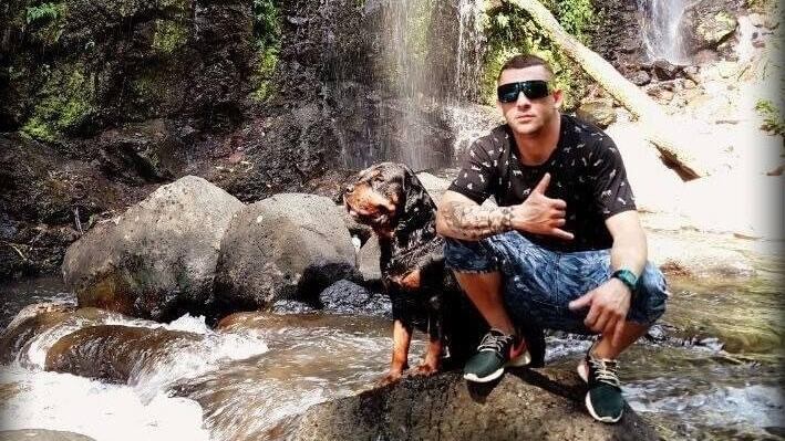 Dos hermanos de 20 años y 15 años son sospechosos de matar a puñaladas a Michael Giovanny Bolaños Ávila, de 36 años. Foto: Tomada de FB