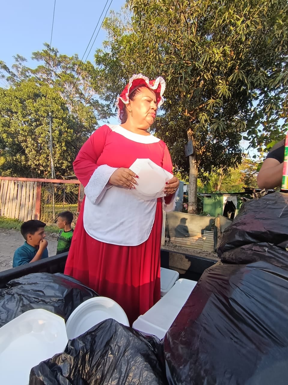 Yorleni Ruiz organiza una fiesta navideña cada año