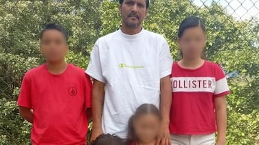 Papá que veía por sus cuatro hijos él solito, recibió una noticia que le desgarra el alma a cualquiera