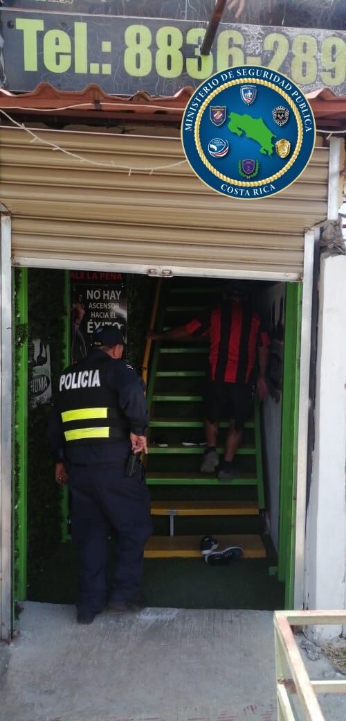 Detienen a padre e hijo por reabrir gimnasio pese a orden sanitaria por emergencia del coronavirus. Foto MSP.