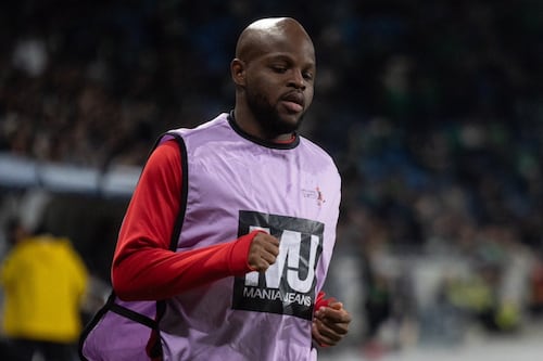 Javon East se mete en problemas en Israel por equipo que le causó un “migraña” a Saprissa