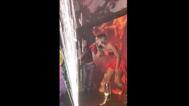 Elena Correa en su primer concierto en el hotel Sheraton, en San José. Foto: Tomada de Instagram