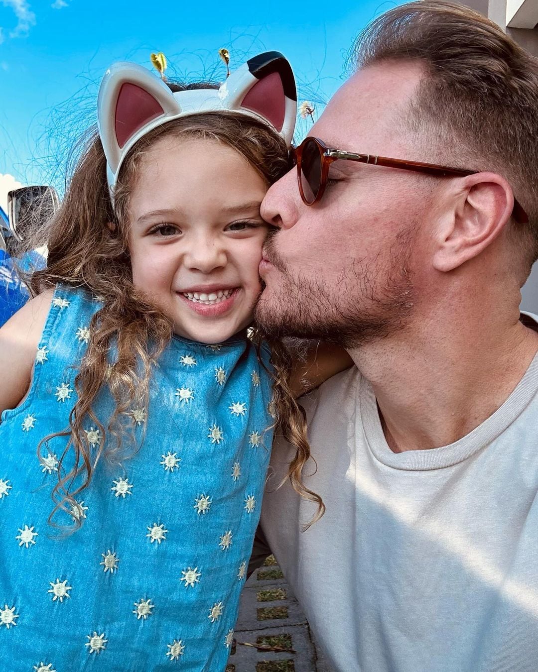 Mauricio Hoffmann junto a su hija Zoé