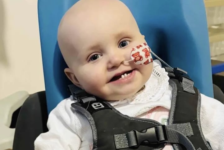 Melody estuvo 30 días en cuidados intensivos tras el diagnóstico de leucemia mieloide aguda.