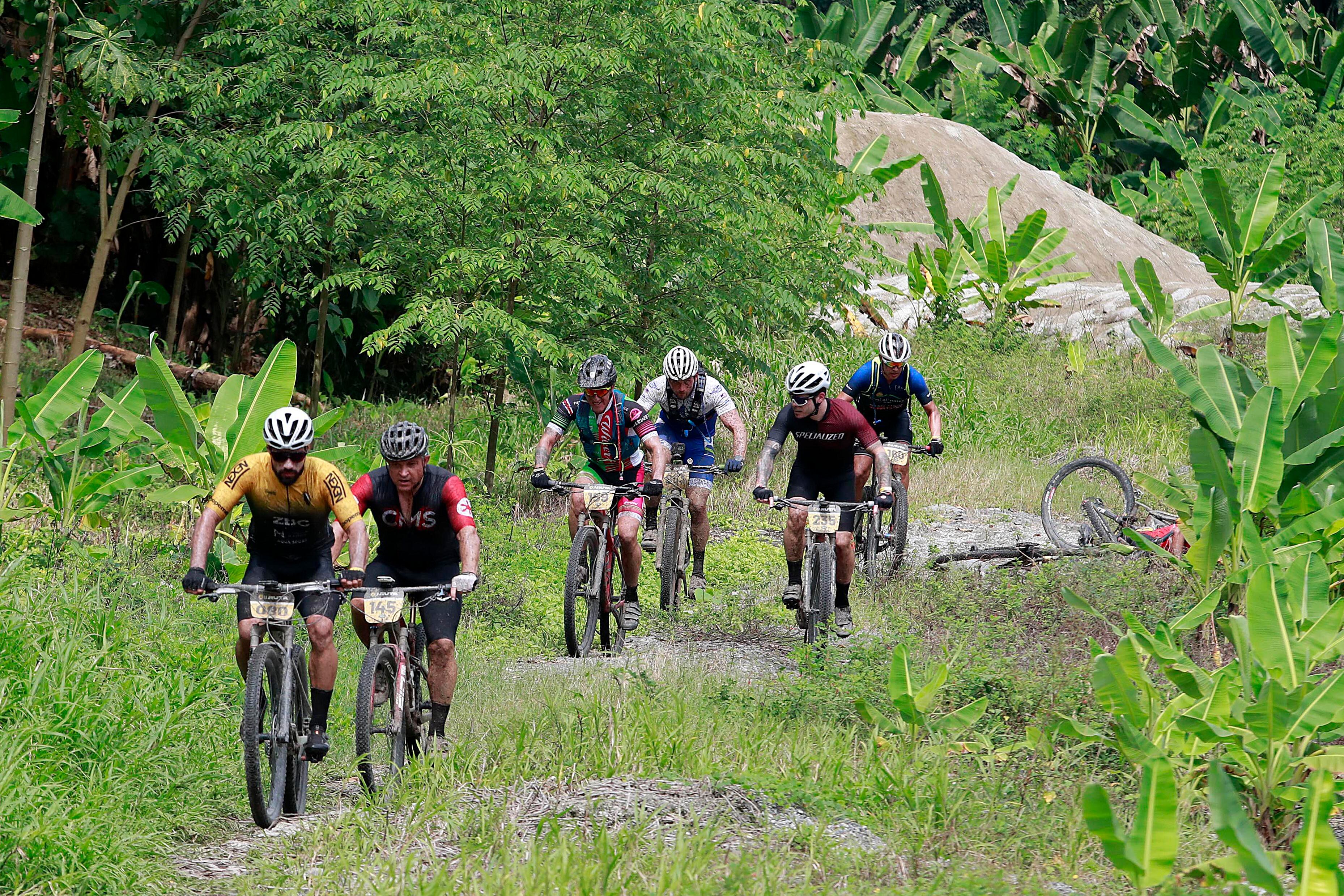 30/11/2023    Siquirres. Primera etapa de la Ruta de los Conquistadores, la competencia de ciclismo de montaña de renombre mundial, ahora conocida como La Ruta. En esta edición número 29 cambió el rumbo empezando en el Caribe donde más bien solía terminar.