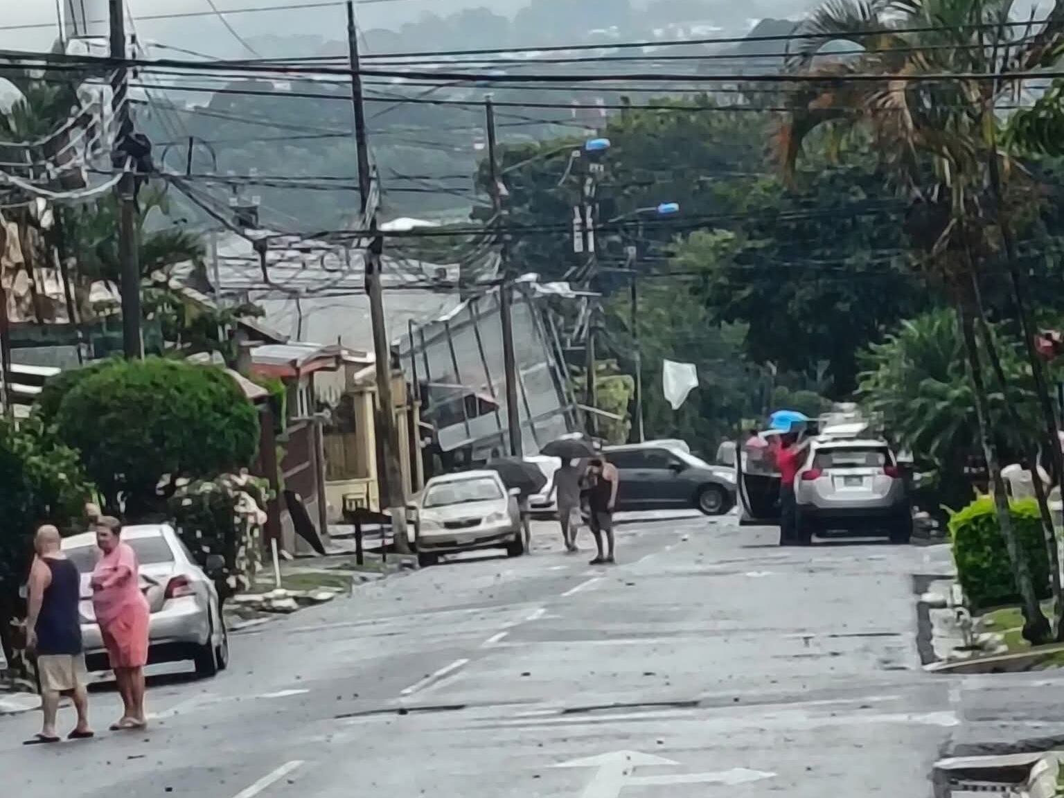 Torbellino en Heredia. Foto Facebook Heredia por media calle.