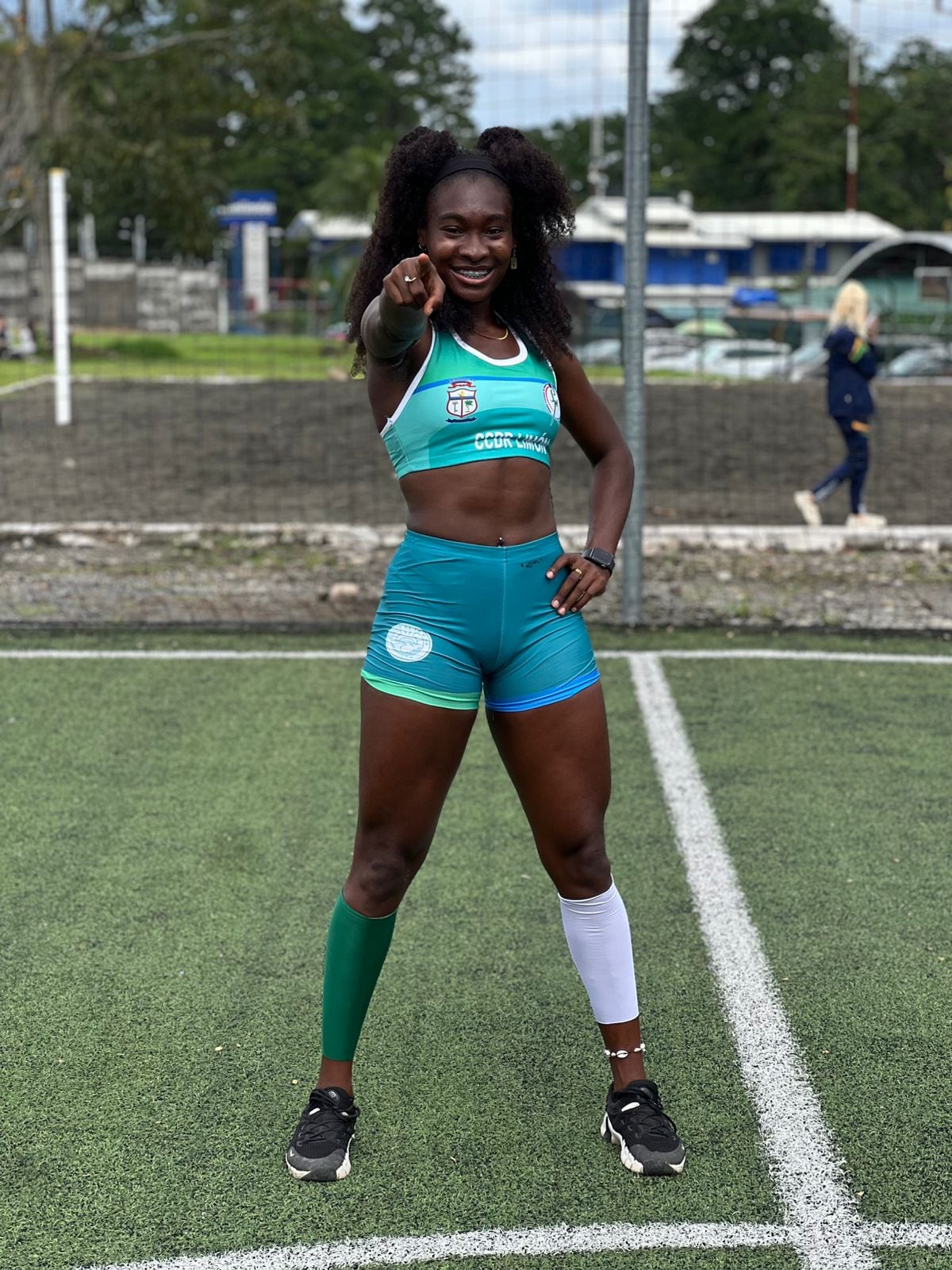 Ivanniz May Blackwood Bennett, vecina de Limón centro y limonense por los cuatro costados, lo demuestra cada vez que cruza la meta y convierte una medalla de oro en una fiesta.