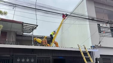Hombre que trabajaba en remodelación de casa sufre quemaduras en casi todo su cuerpo tras una descarga eléctrica