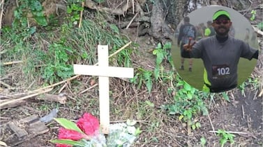 Una cruz en Ipís recuerda la vida de Luigui, atleta atropellado mientras corría