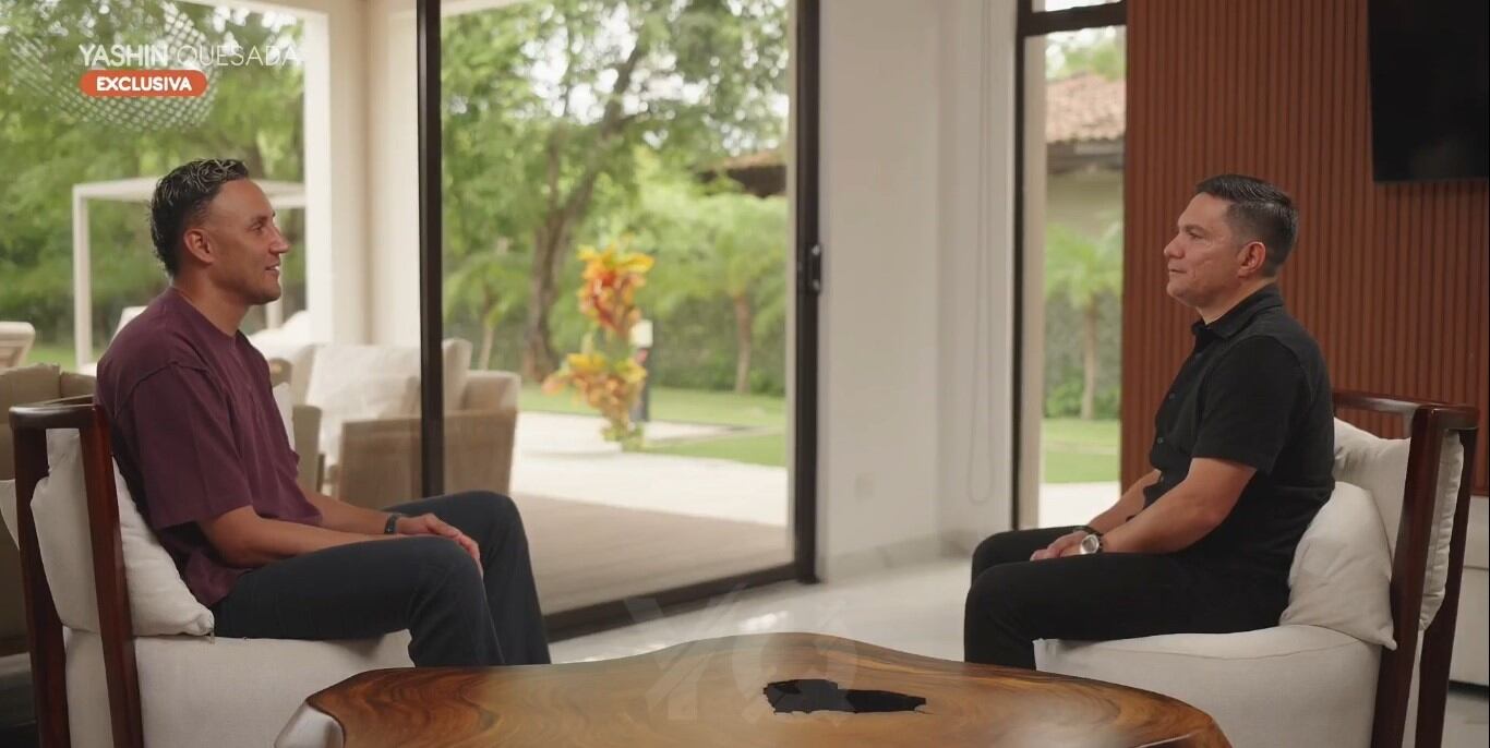 Keylor Navas dio una extensa entrevista al periodista Yashin Quesada. Foto: Captura.
