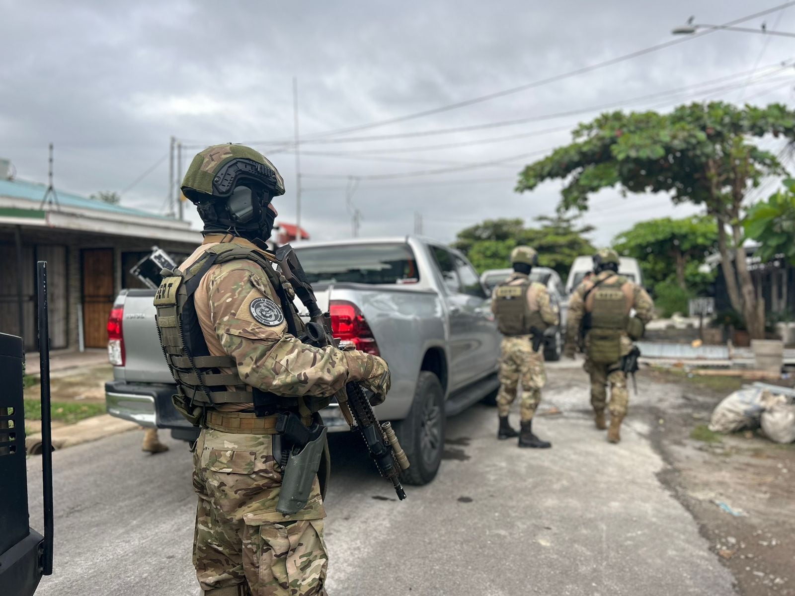 Dos adolescentes serían los gatilleros de una banda sospechosa de cometer dos hechos de muerte espantosos que estremecieron al país, especialmente a los vecinos de Puntarenas. Foto: OIJ