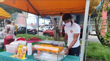 Se vino de Limón a pulsearla en San José y triunfó con su comida caribeña