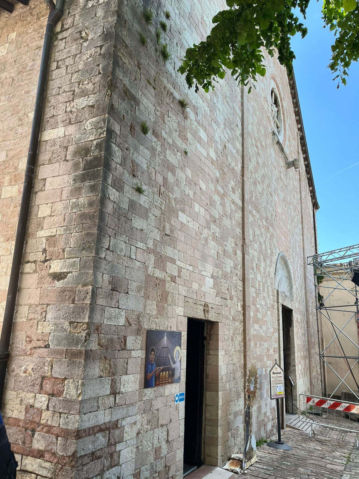 Visita a Asís y cuerpo de Carlo Acutis