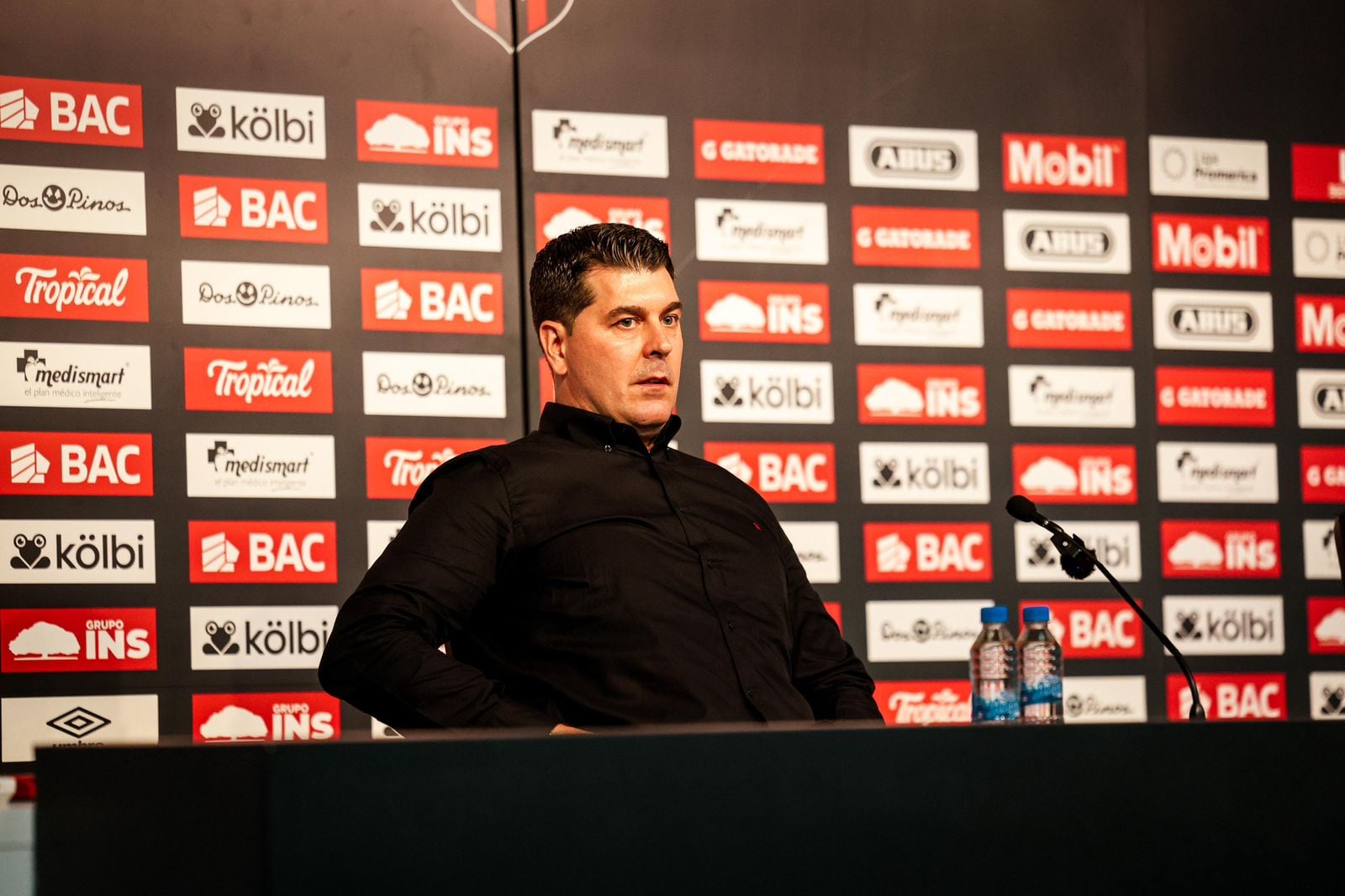 Ismael Rescalvo lleva diez años como entrenador y buscará en Alajuelense su primer título.