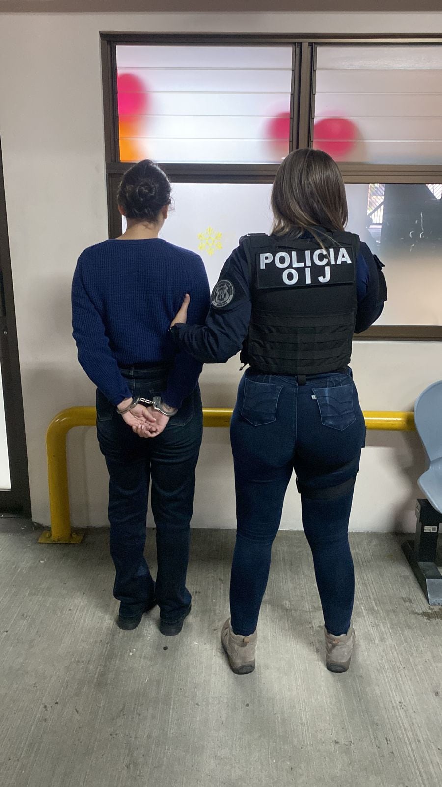 Sospechosa de retener a mujer y hacerse pasar por ella para sacar dinero de sus cuentas. Foto OIJ.