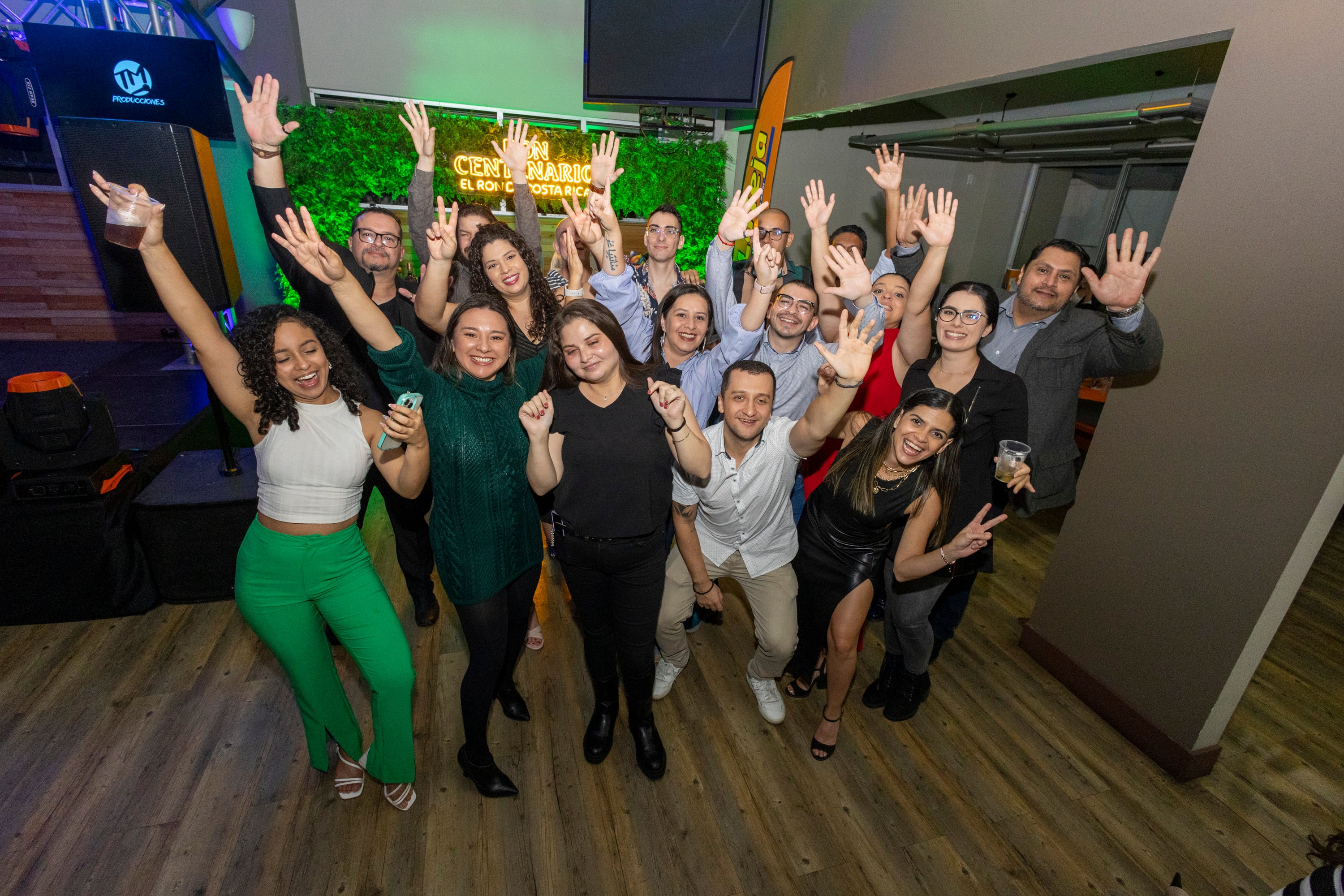 13/10/2024, San José, Grupo Nación, celebración del aniversario numero 18 del periódico La Teja, empleados y lectores reunidos para la celebración.