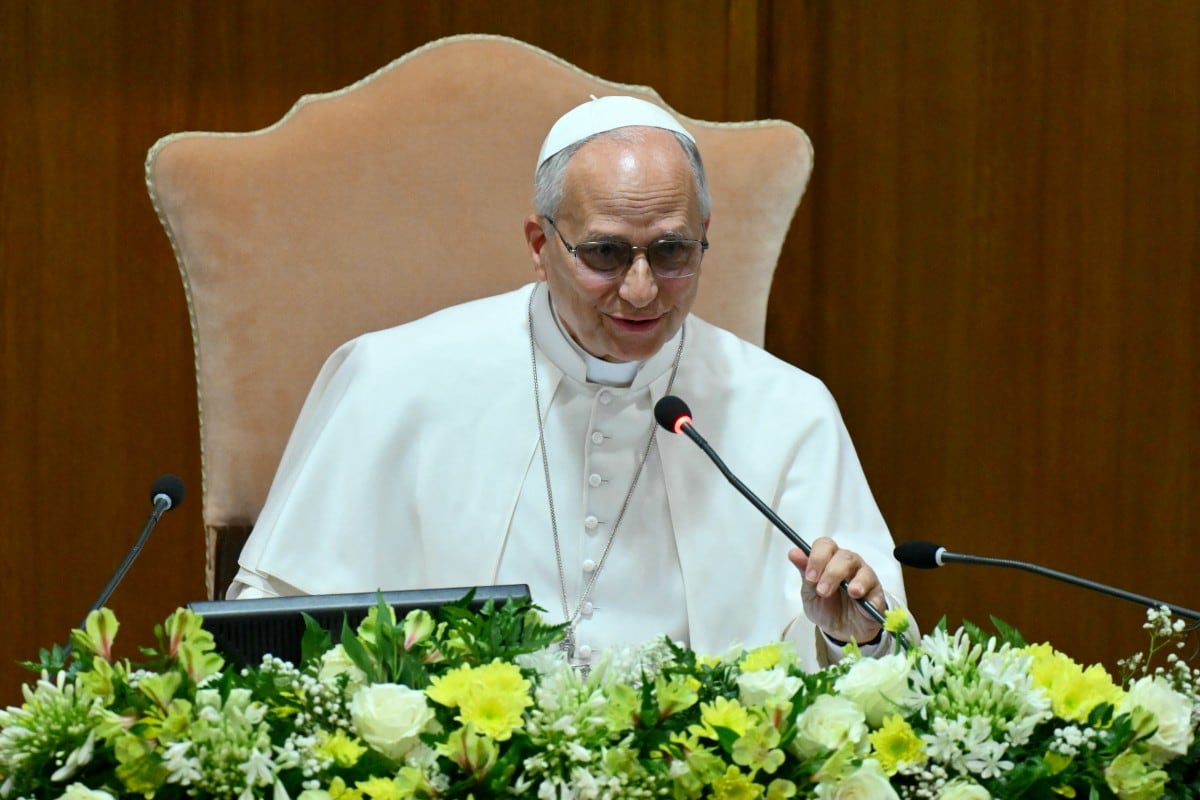 La primera encíclica (carta) al pueblo católico del mundo del papa León XIV coloca a la inteligencia artificial en el centro del debate ético mundial. En “Magnifica Humanitas”, el pontífice plantea que el desafío de la inteligencia artificial no es solamente técnico, sino profundamente moral y político.