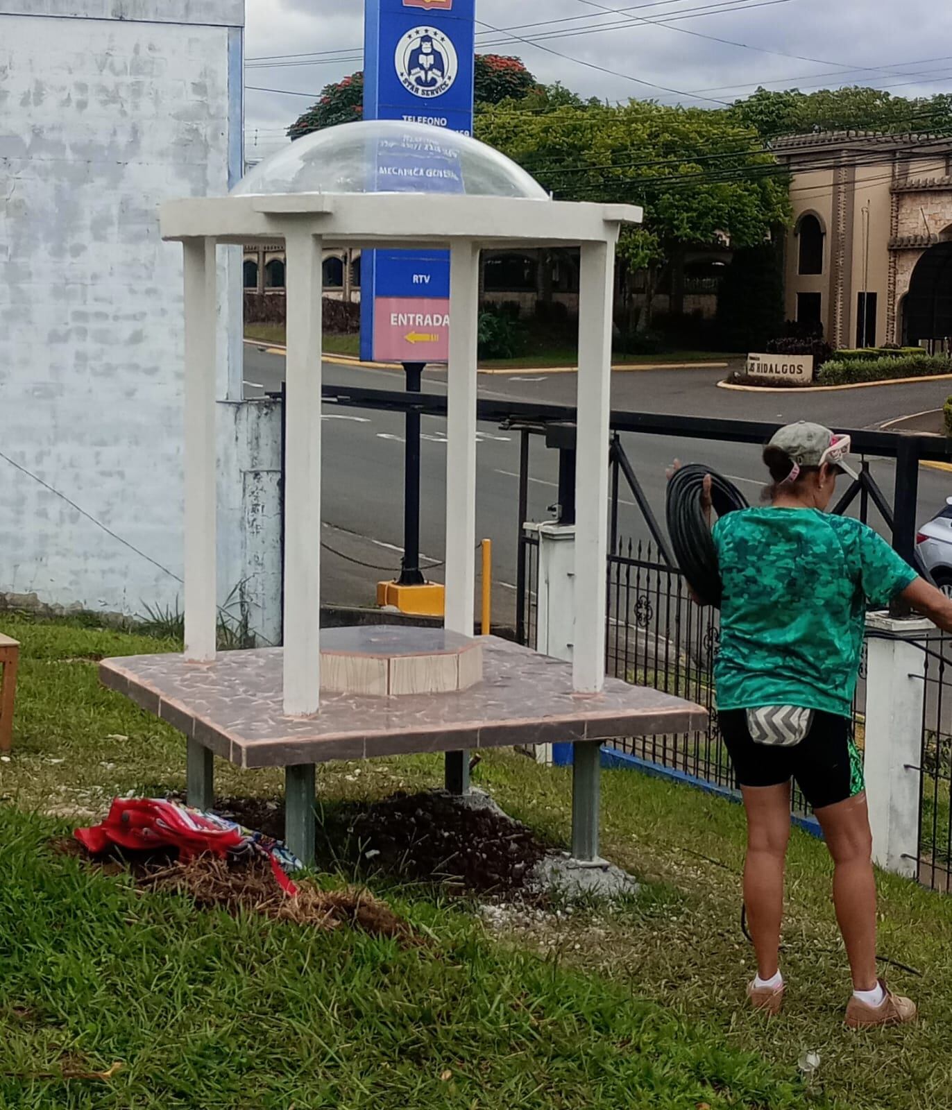 José Francisco Valerio Arce cumplió 31 años de organizar la caravana de la virgencita en honor a la Negrita de los Ángeles, este 2025 también luchó por una ermita en la Casa de la Cultura de la comunidad y la imagen de 1 metro la hizo el escultor Luis Alonso Ramírez como parte de la colección "Desde el origen".
