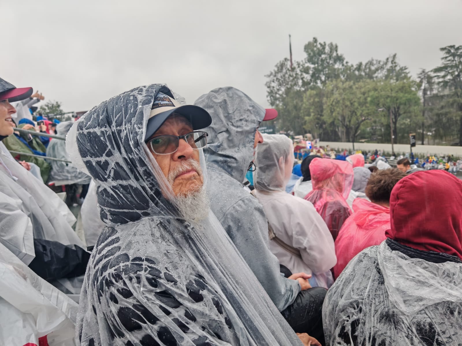 Federico Jara Caravaca, vecino de Hatillo, cumplió su sueño de ver el Desfile de las Rosas en vivo.