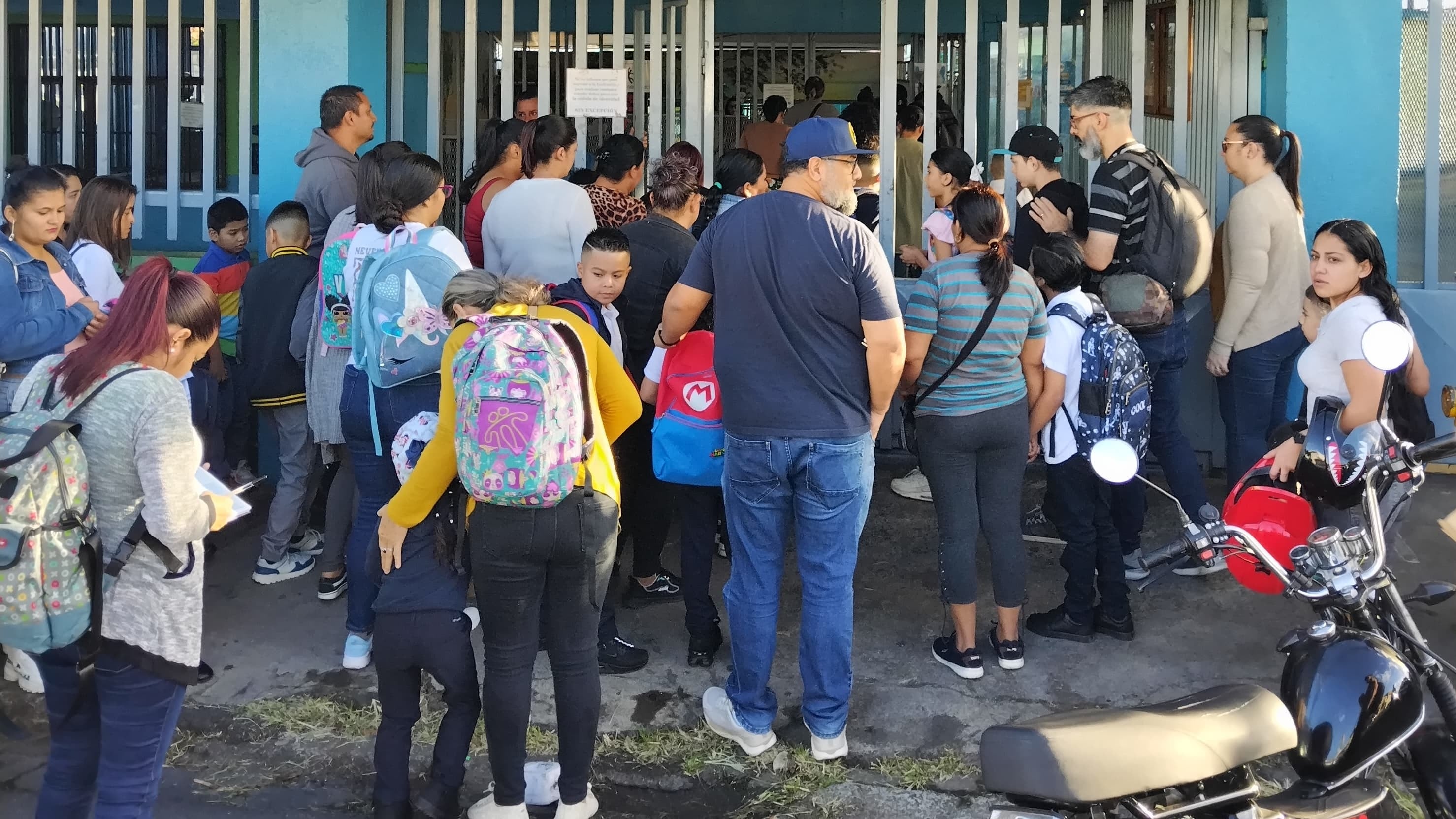 El miércoles 5 de febrero del 2025 comenzó el curso lectivo 2025. La foto es de la escuela central de San Sebastián