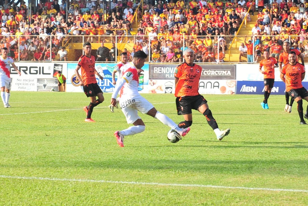 Puntarenas vs Herediano / Foto Juan Diego Villareal