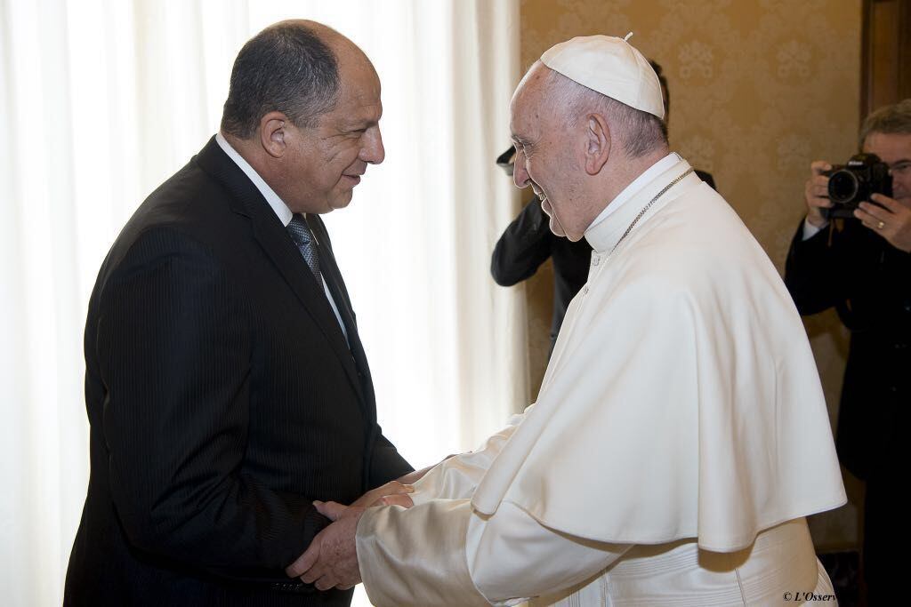 El expresidente Luis Guillermo Solís contó cómo fue el emotivo encuentro que tuvo con el papa Francisco