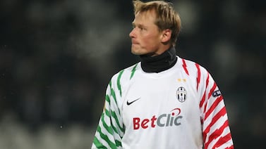 Falleció Alex Manninger, exportero del Juventus y Arsenal, tras violento accidente con un tren