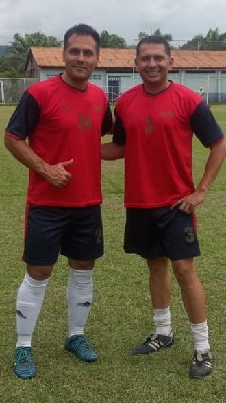 Gilbert Chaves estuvo cerca de llegar al fútbol profesional, pero la vida le tenía preparado otro camino; hoy es camarógrafo titular de la FIFA y le agradece a sus papás cada paso que dio para cumplir el sueño