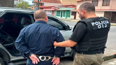 Oficial de Fuerza Pública detenido como sospechoso de tener pornografía infantil en su casa y trabajo