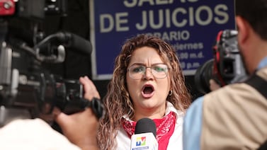 ¿Por qué absolvieron a seguidora de Rodrigo Chaves acusada de amenazar a diputado?