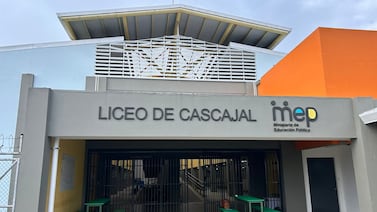 Profesor de música tuvo una linda idea para que los estudiantes escuchen música 100% nacional en el mes de la patria