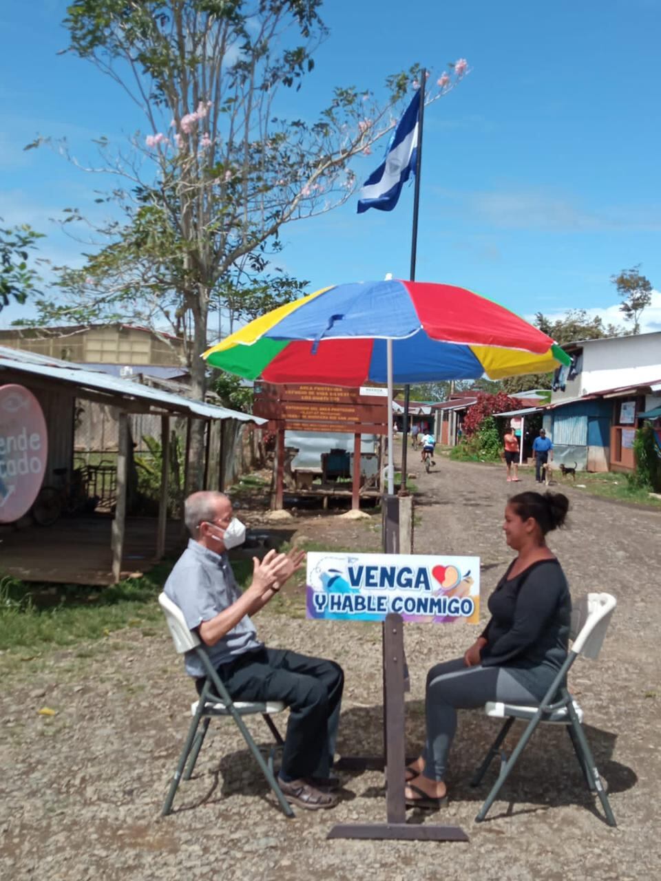 En medio de la pandemia el diácono Francisco Venegas Castro y 14 voluntarios más de la diócesis de Tilarán-Liberia, arrancaron el programa “Venga y hable conmigo”, el cual nace de la mano de monseñor Manuel Eugenio Salazar