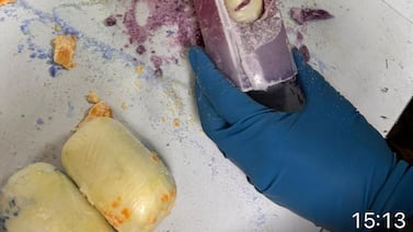 Decomisan candelas que querían sacar del país porque tenían una sorpresita adentro