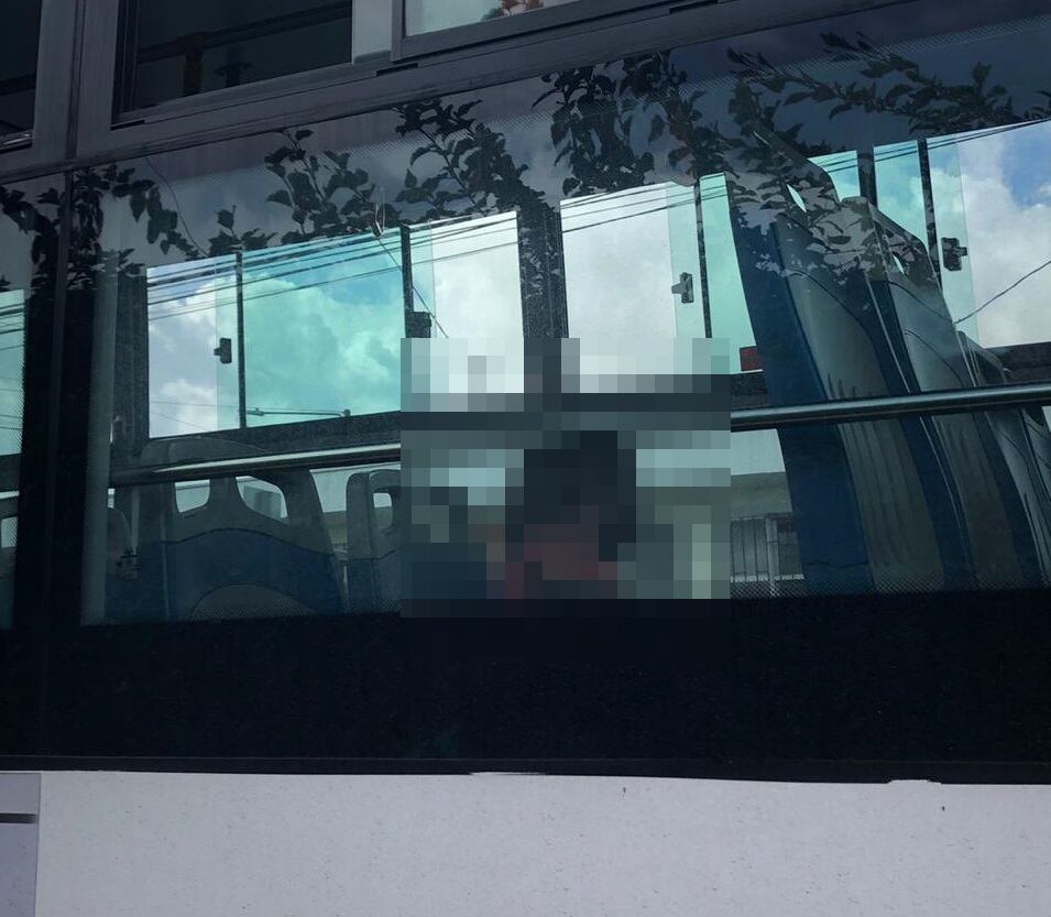 Mujer causa alboroto en bus de Cartago al mentir diciendo que es un caso positivo por COVID-19. Foto cortesía.