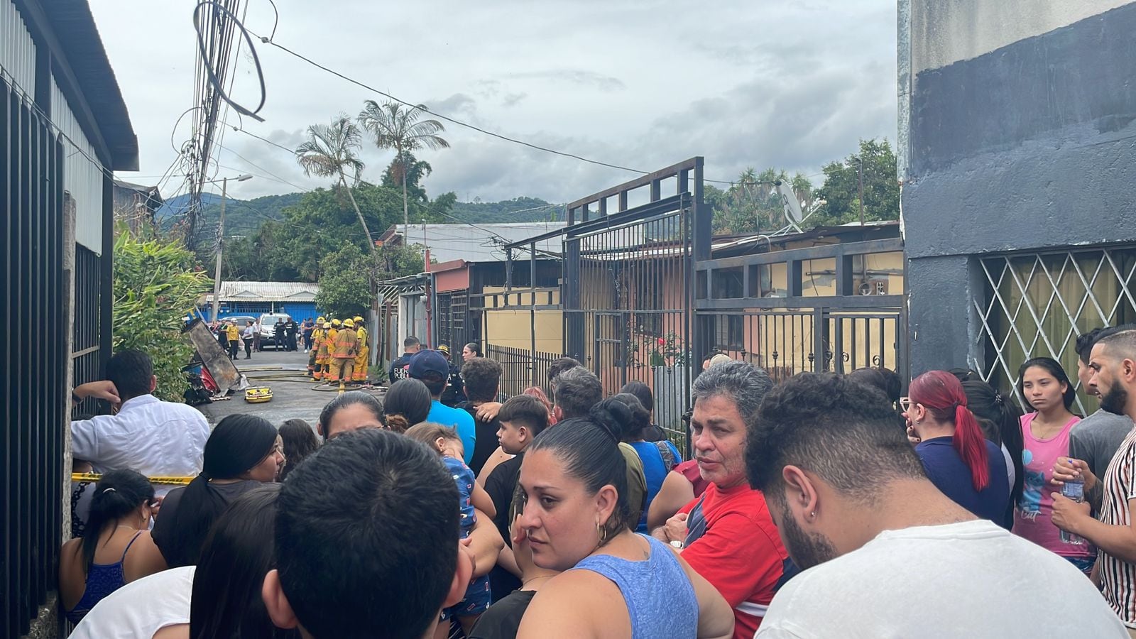 Incendio en San Juan  de Dios en Desamparados cobró la vida de una mujer y sus tres hijos pequeños