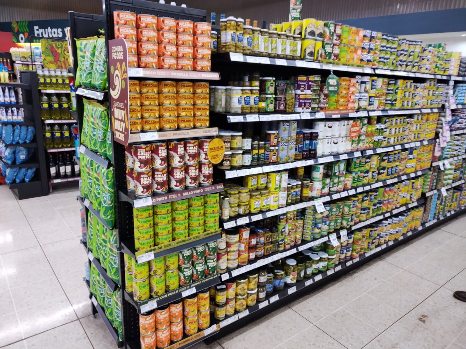 Chifrijo, Gallopinto, Arroz con siempre y hasta picadillo de papa con chorizo, ahora los puede encontrar enlatados gracias a Zomera Foods, emprendimiento de , Gabriel y Jaime Mesalles y Enrique Ramírez.