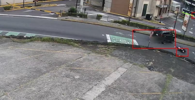 Una despreciable acción de un conductor de carro quedó grabada y el OIJ pide ayuda para dar con el sujeto. Foto: OIJ