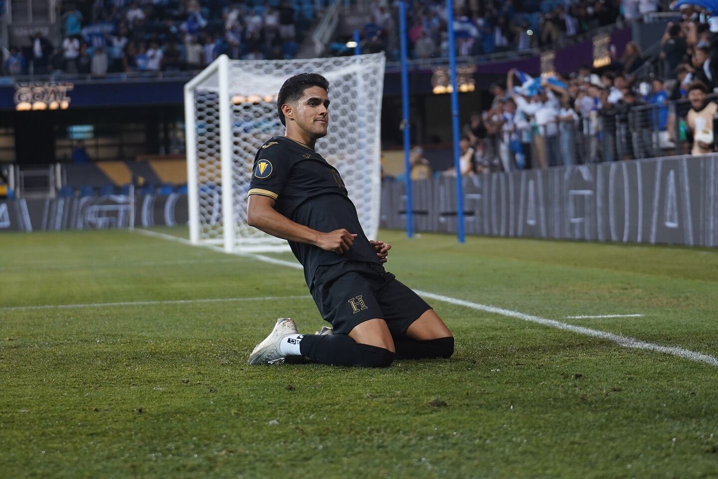 Luis Palma impuso 2-1 y apareció para darle la victoria a Honduras.