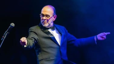 No va a creer la cantidad de años que le lleva Marvin Araya, juez de Nace una estrella, a su pareja