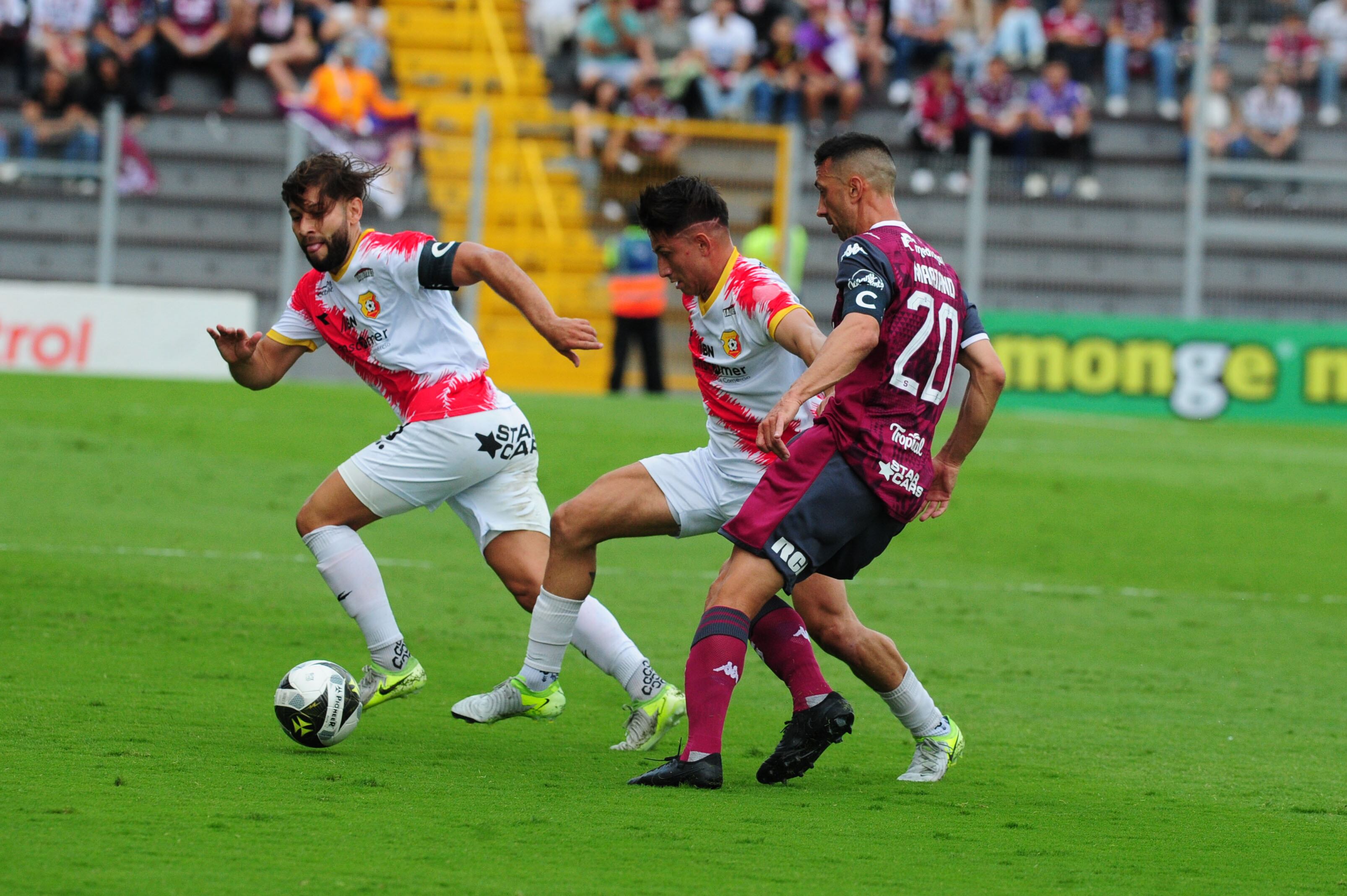 Deportivo Saprissa vs Club Sport Herediano.