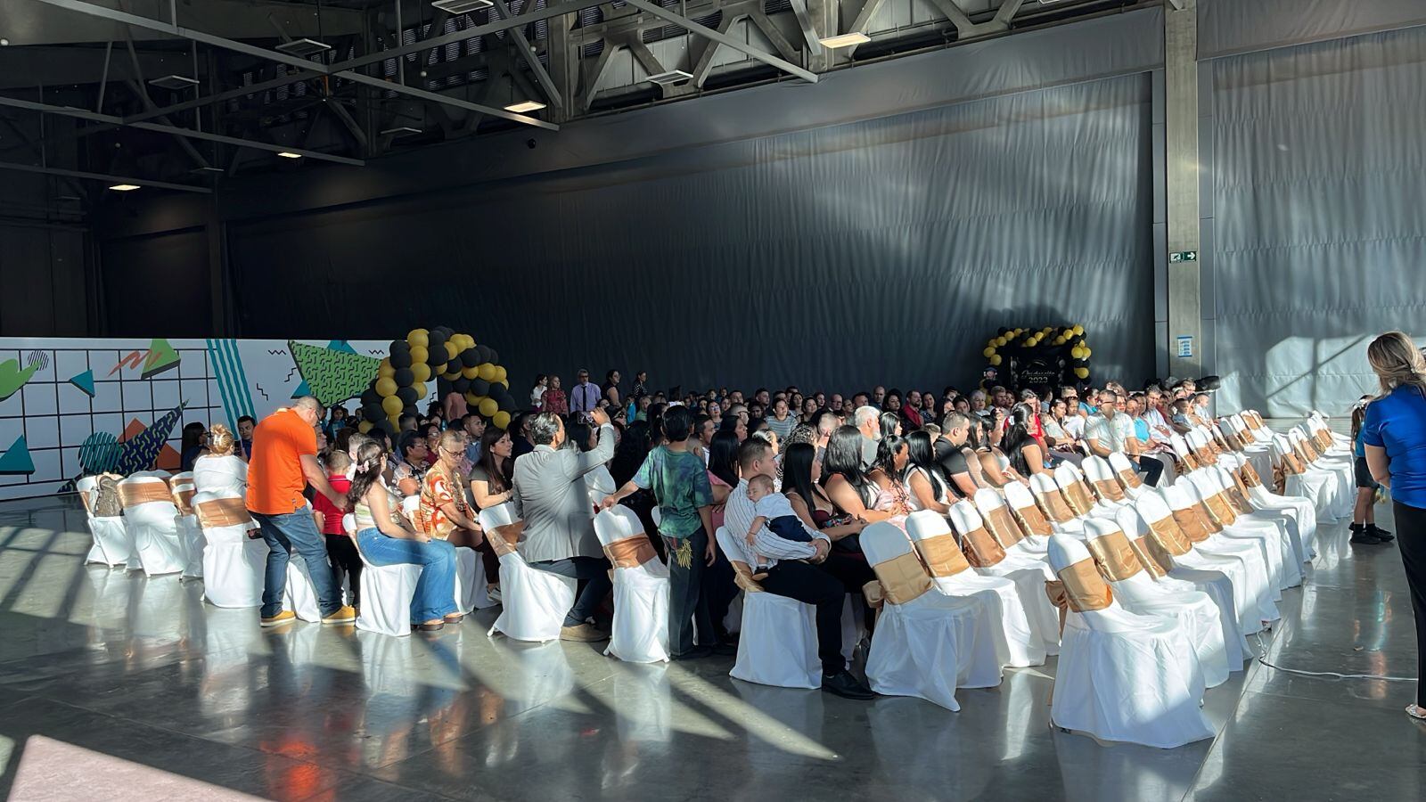 Como parte del Programa Parque Viva Comunidad, se han prestado instalaciones para graduaciones de escuelas y colegios de la zona.