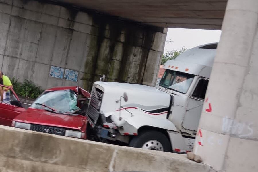 Pareja muere en choque en Río Frío. Foto cortesía.