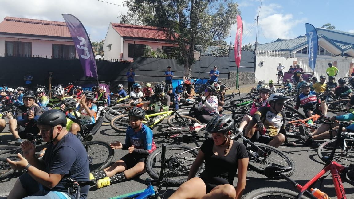 Con caravana conmemoran el sétimo aniversario de los cuatro ciclistas que murieron atropellados en Curridabat el 29 de enero del 2017. Foto: Cleteando y algo más para La Teja