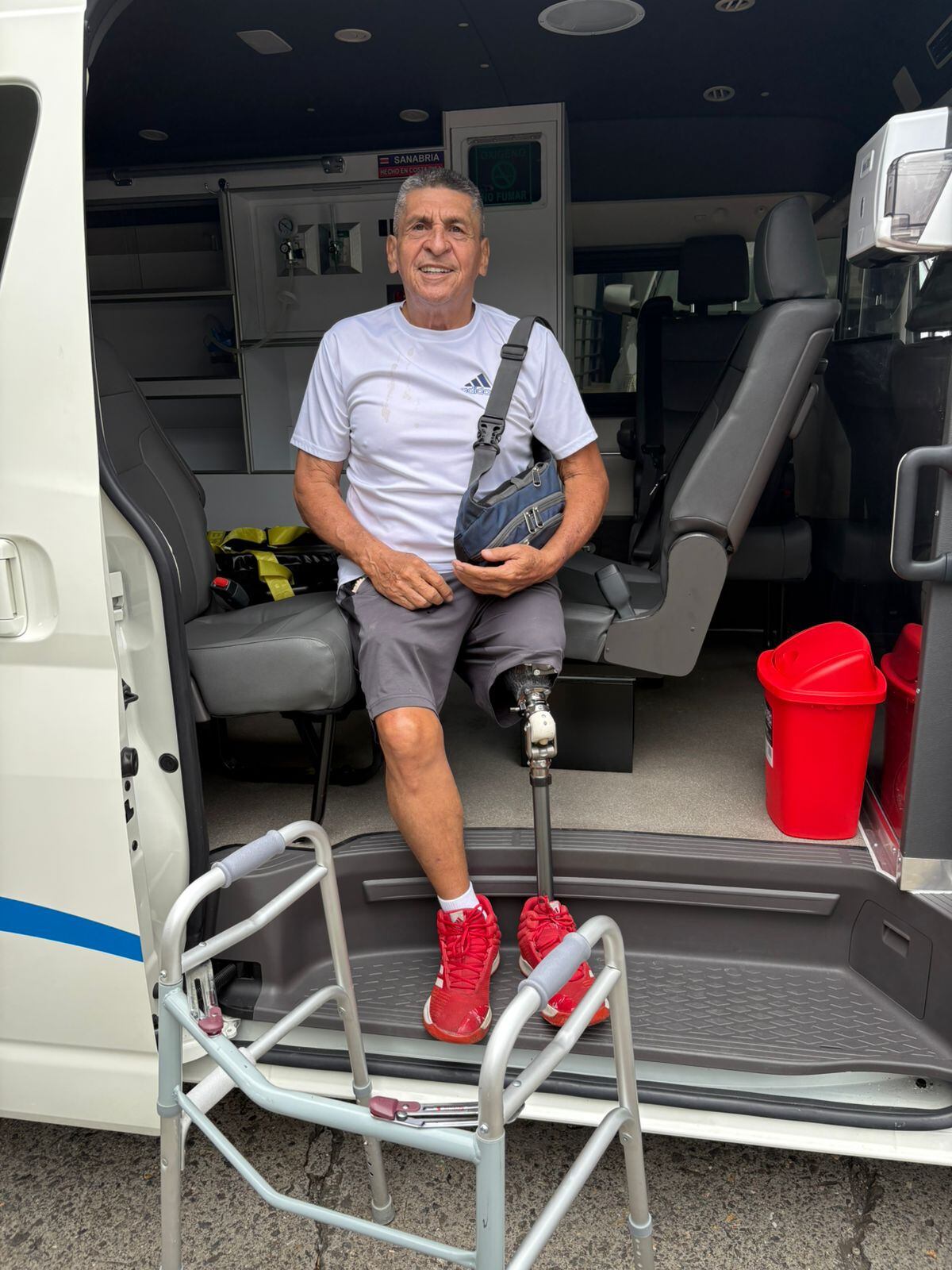 Vecino de Pococí iba feliz de viajar en ambulancia por dos motivos