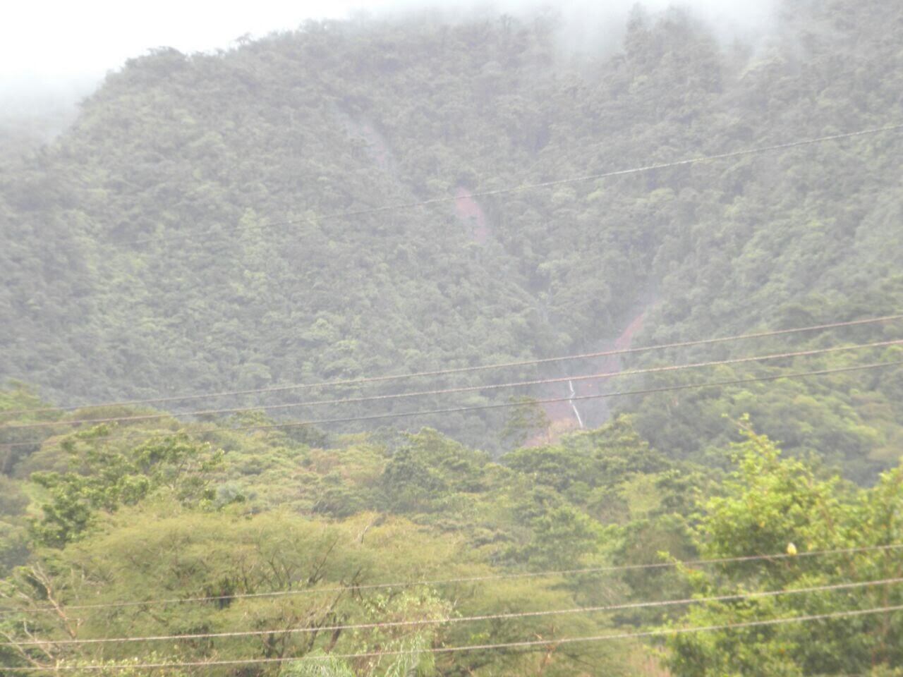 Familia sobreviviente al Huracán Otto. Foto cortesía Katherine Gómez.