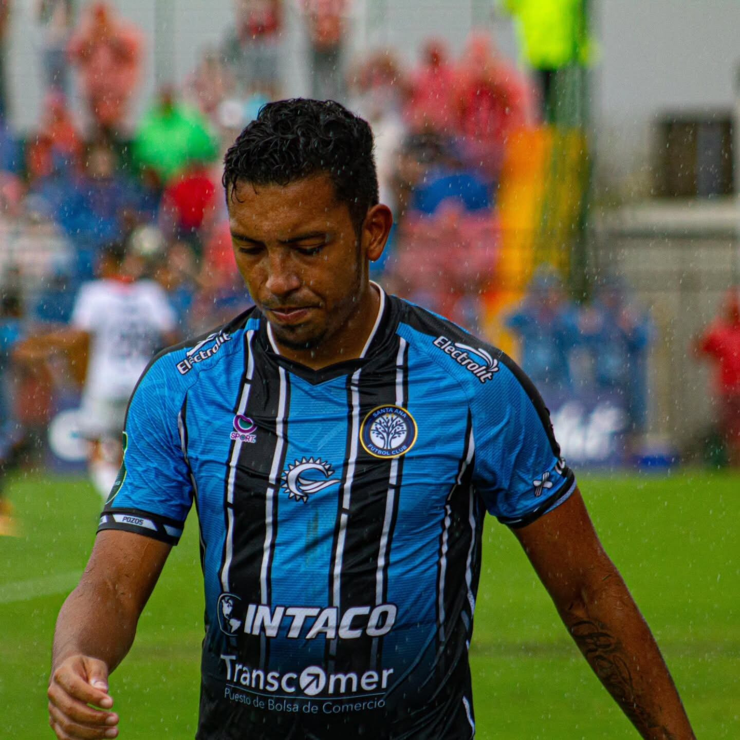 El delantero Andy Reyes no seguirá en Santa Ana. Instagram.